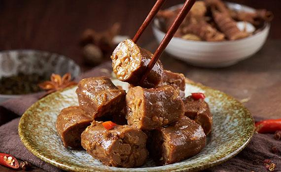 卤制品行业群雄逐鹿，绝味无出其右