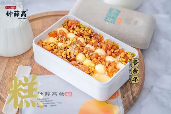 从工厂车间到舌尖细品，钟薛高的天价之路