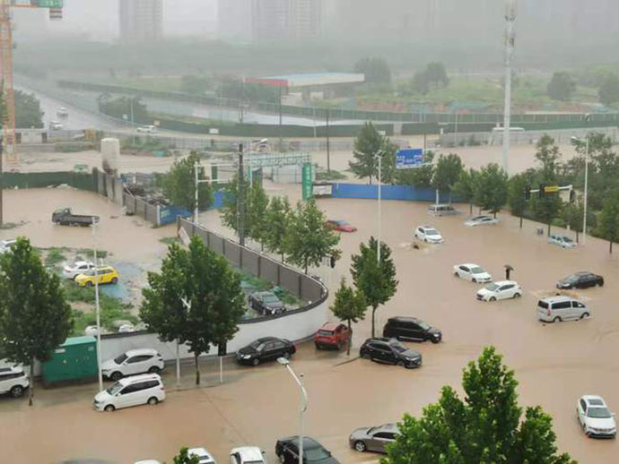 特大暴雨千年一遇 河南人民守望相助